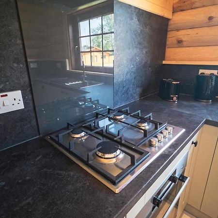Aspen Lodge, Amazing New Log Cabin With Hot Tub - Sleeps 6 - Felmoor Park Morpeth Camera foto