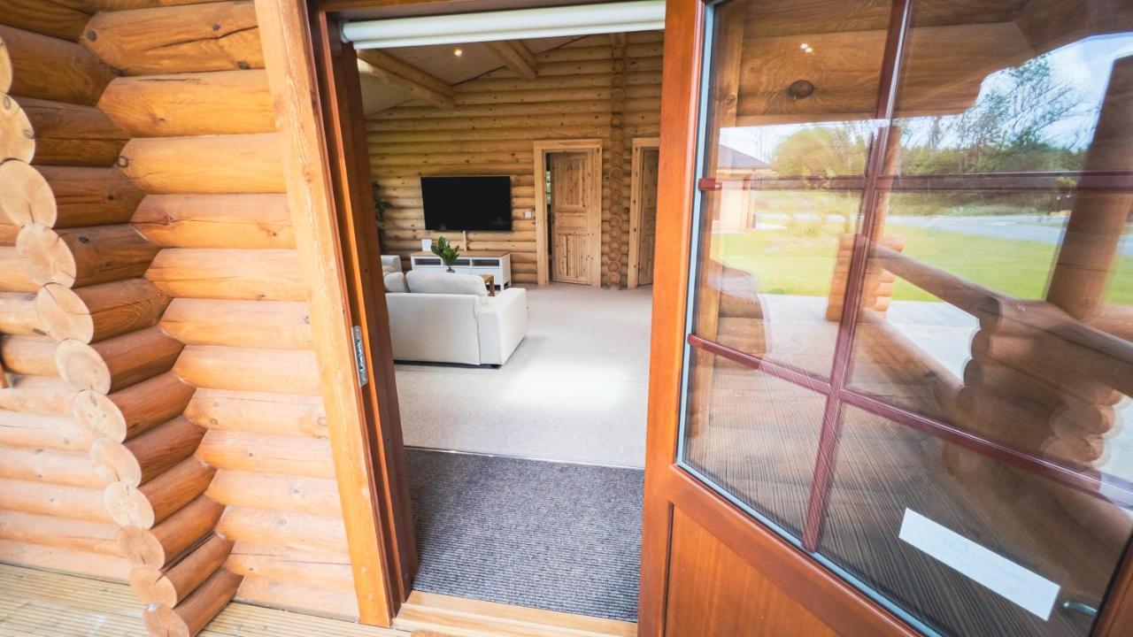 Aspen Lodge, Amazing New Log Cabin With Hot Tub - Sleeps 6 - Felmoor Park Morpeth Esterno foto