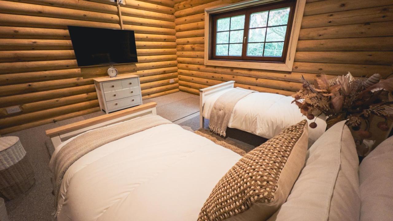 Aspen Lodge, Amazing New Log Cabin With Hot Tub - Sleeps 6 - Felmoor Park Morpeth Esterno foto